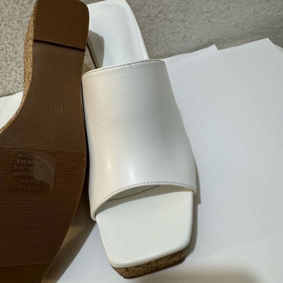 NEW BILLINI white wedge  sandals - Picture 9 of 9